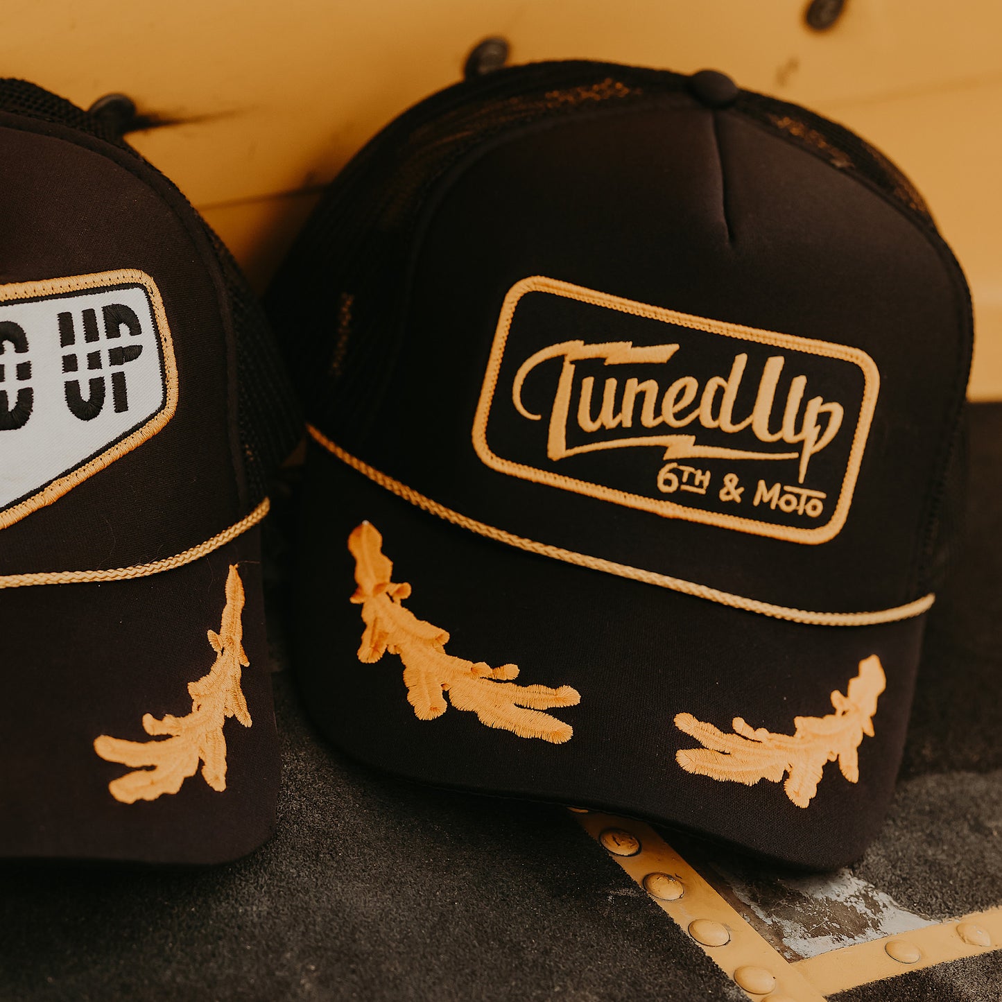CROSSROAD TRUCKER HAT